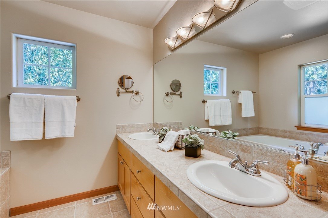18607 95th Avenue Northeast Bothell, WA 98011 - Photo 14 of 25 Gallery Image 14