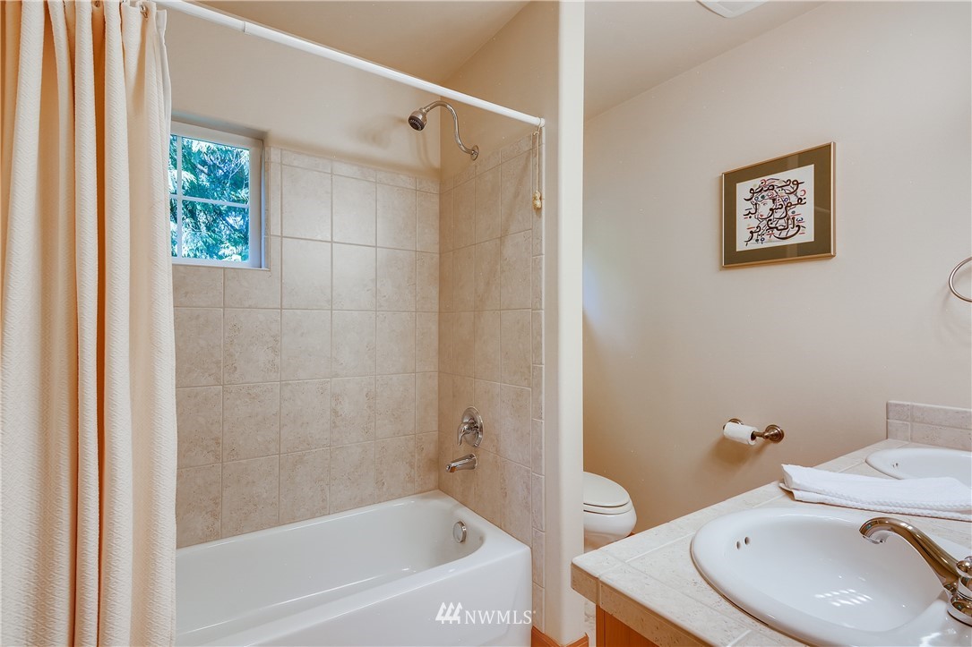 18607 95th Avenue Northeast Bothell, WA 98011 - Photo 17 of 25 Gallery Image 17