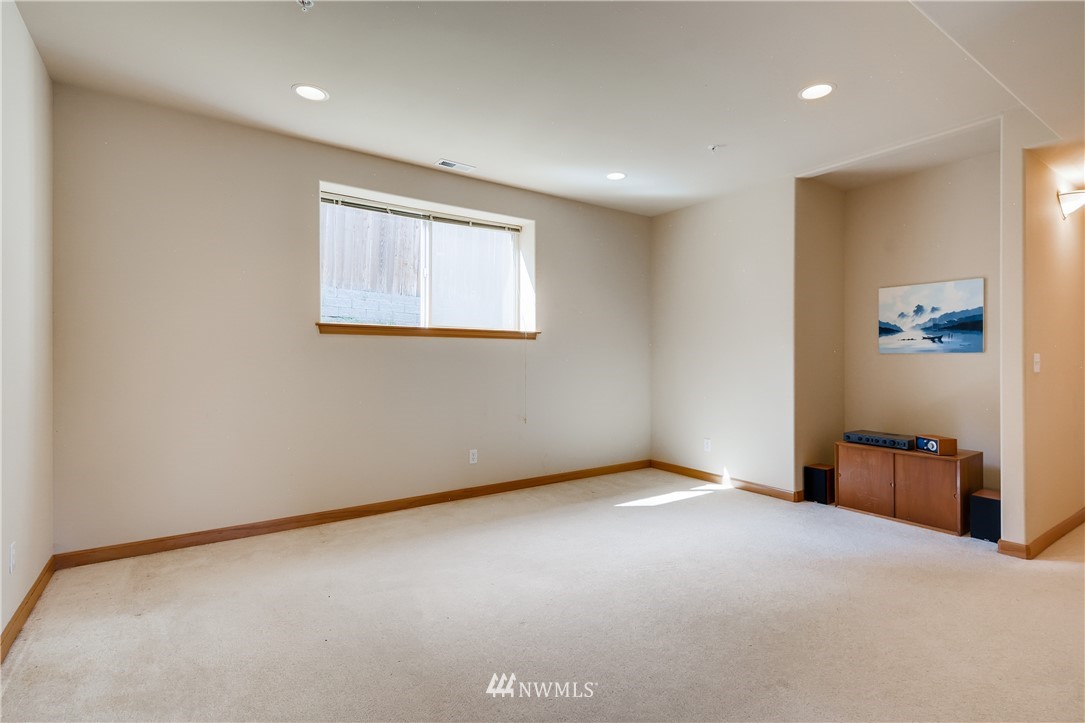 18607 95th Avenue Northeast Bothell, WA 98011 - Photo 21 of 25 Gallery Image 21