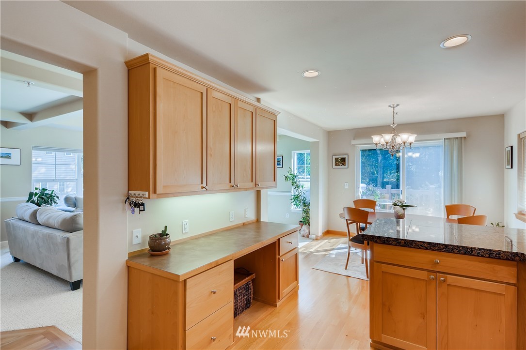 18607 95th Avenue Northeast Bothell, WA 98011 - Photo 8 of 25 Gallery Image 8