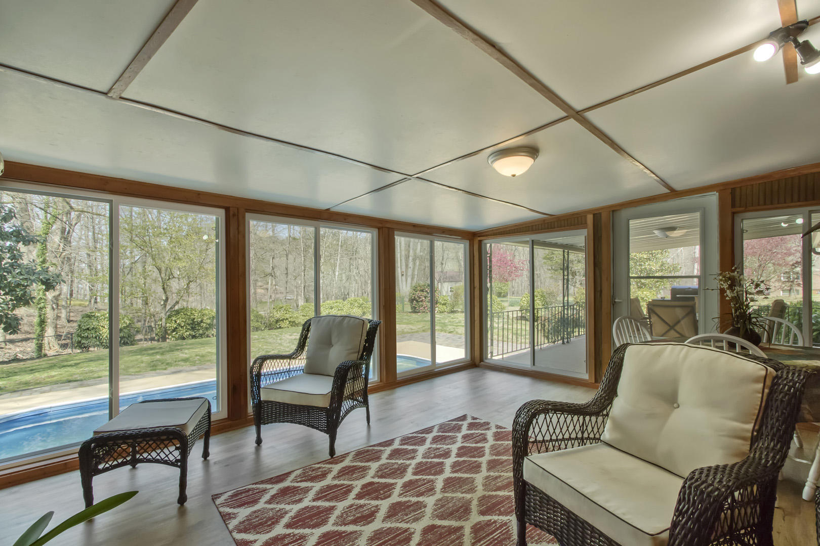 230 Mainsail Road Kingston, TN 37763 - Photo 16 of 40 16_MainsailRoad_230_SunRoom