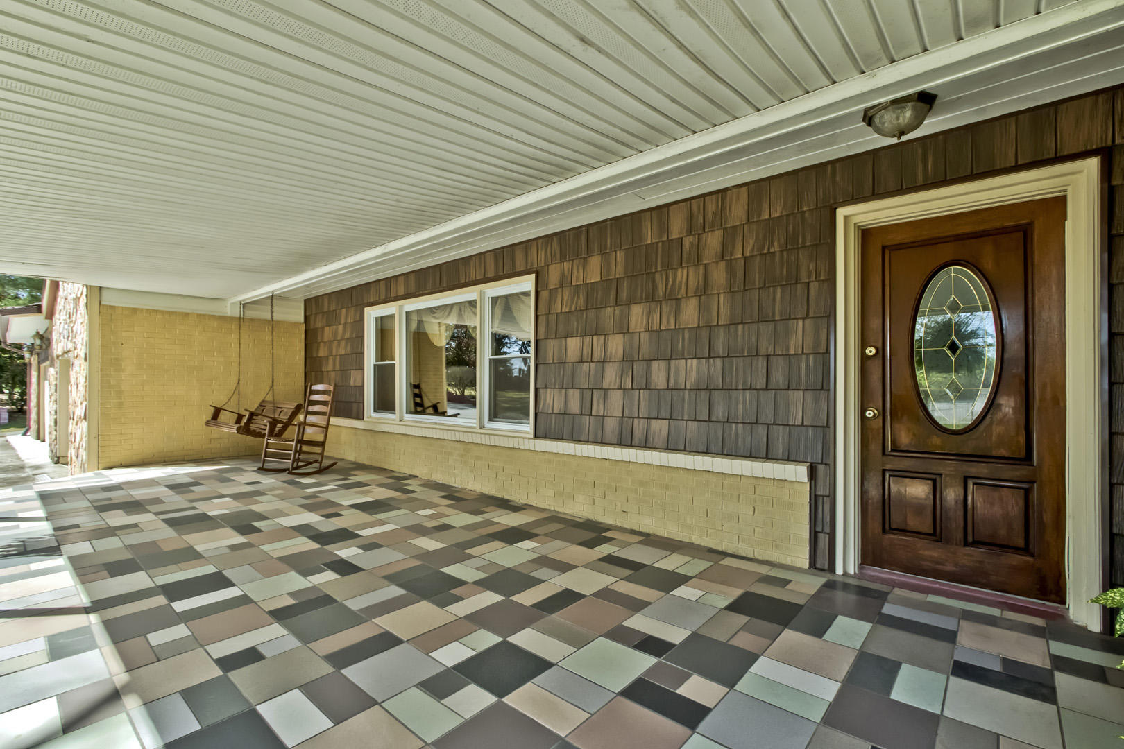 230 Mainsail Road Kingston, TN 37763 - Photo 3 of 40 03_MainsailRoad_230_FrontPorch