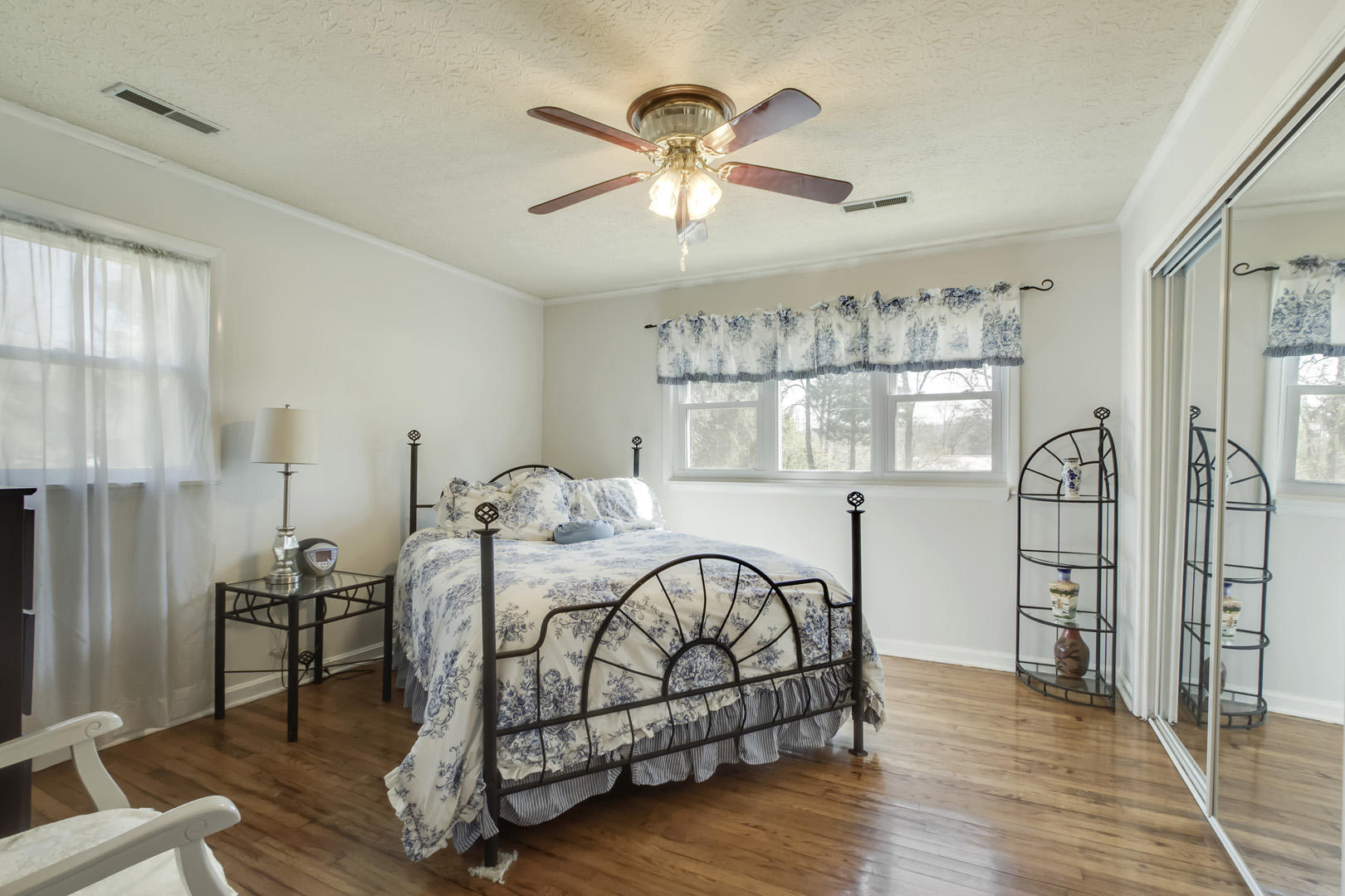 230 Mainsail Road Kingston, TN 37763 - Photo 22 of 40 22_MainsailRoad_230_Bedroom2