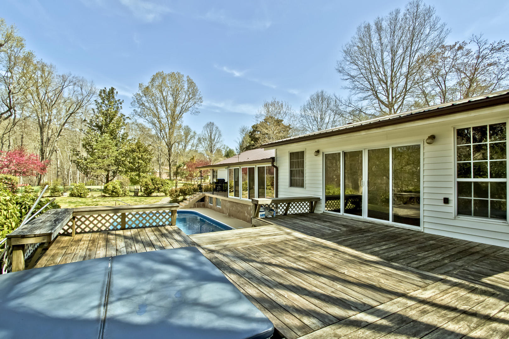 230 Mainsail Road Kingston, TN 37763 - Photo 28 of 40 28_MainsailRoad_230_HotTubDeck02