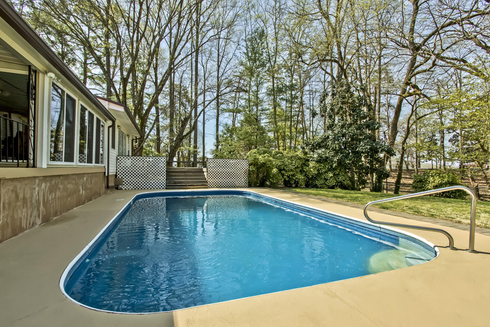 230 Mainsail Road Kingston, TN 37763 - Photo 29 of 40 29_MainsailRoad_230_Pool