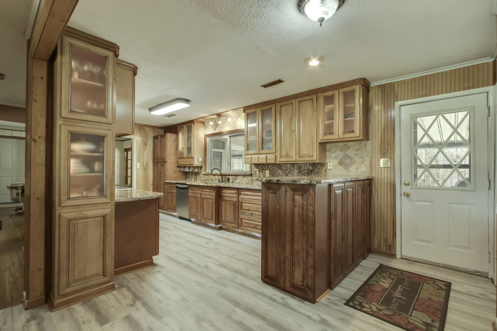 230 Mainsail Road Kingston, TN 37763 - Photo 7 of 40 07_MainsailRoad_230_Kitchen01