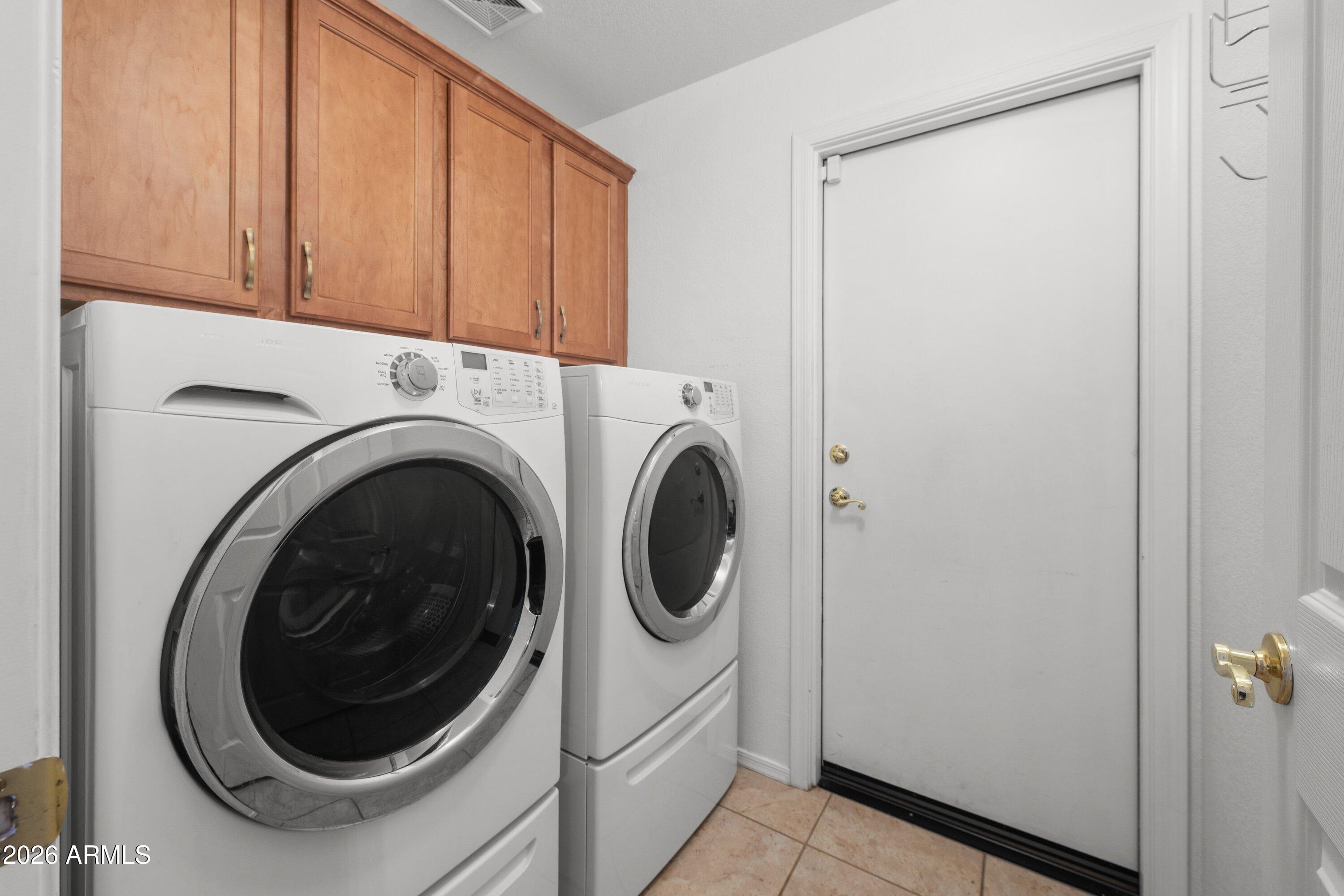 2101 South Meridian Road, Unit 387 Apache Junction, AZ 85120 - Photo 25 of 36 Laundry room