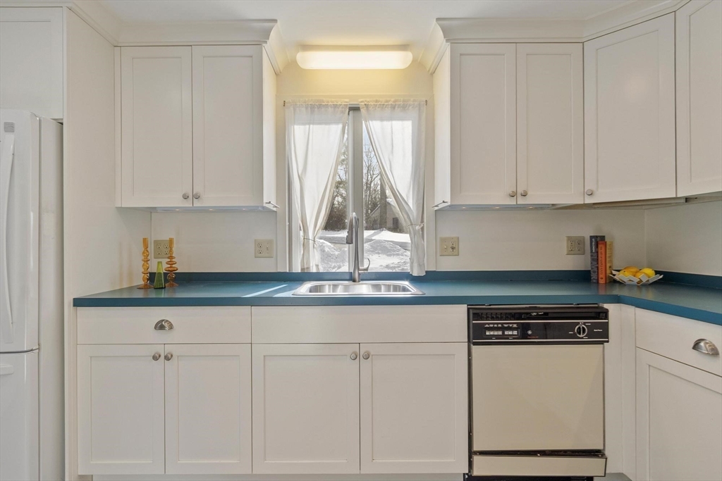 141 Chestnut Circle, Unit 141 Lincoln, MA 01773 - Photo 14 of 33