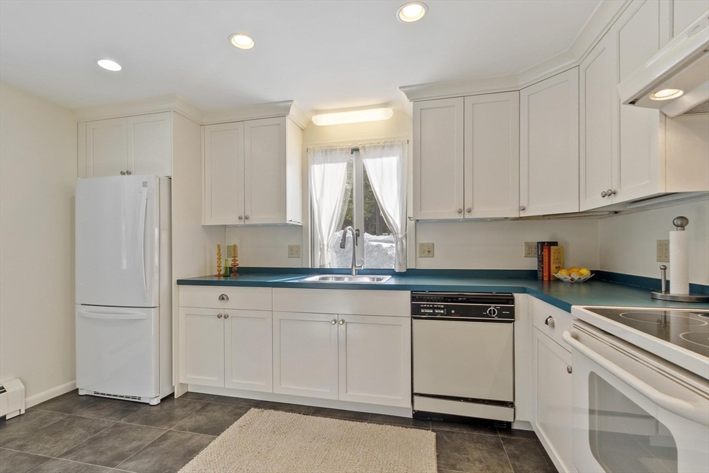 141 Chestnut Circle, Unit 141 Lincoln, MA 01773 - Photo 15 of 33