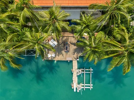 $16,995,000 | 814 West Dilido Drive, Miami Beach, FL 33139