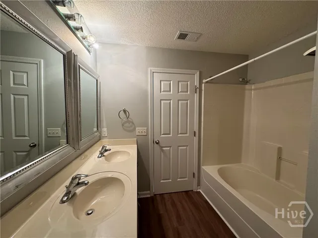 $1,850 | 900 Canyon Oak Loop, Richmond Hill, GA 31324