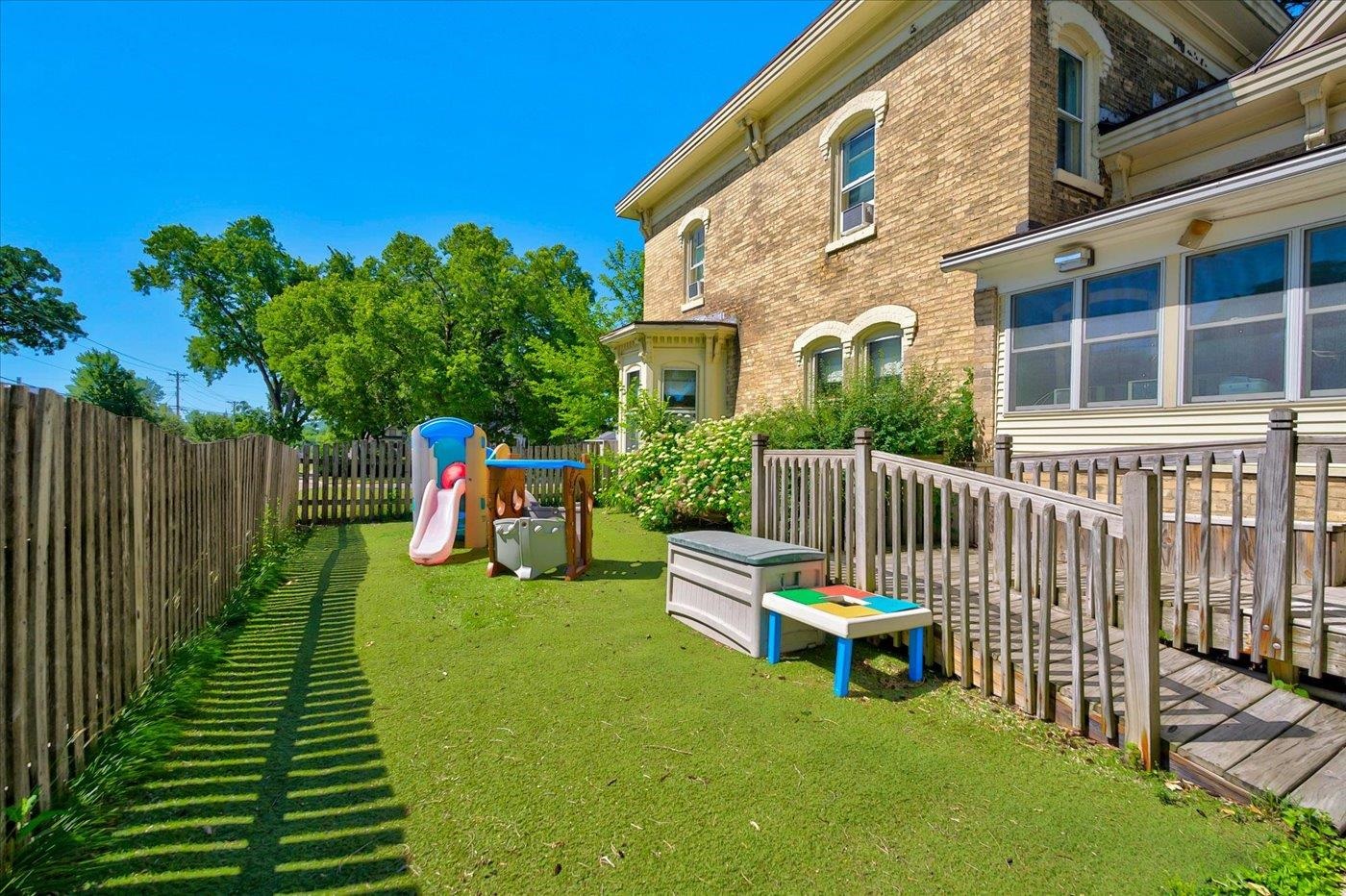 231 4th Street Baraboo, WI 53913 - Photo 9 of 46