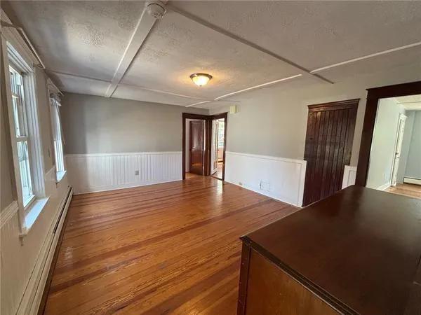 $2,900 | 712 Hope Street, Unit 1, Bristol, RI 02809