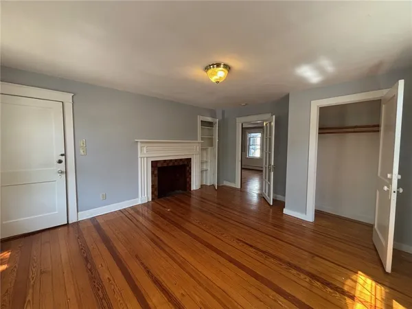 $2,900 | 712 Hope Street, Unit 1, Bristol, RI 02809