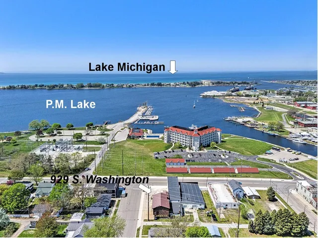 $345,000 | 929 South Washington Avenue, Ludington, MI 49431