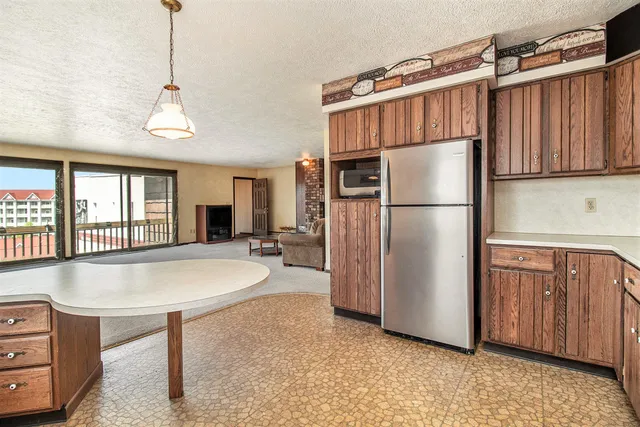 $345,000 | 929 South Washington Avenue, Ludington, MI 49431