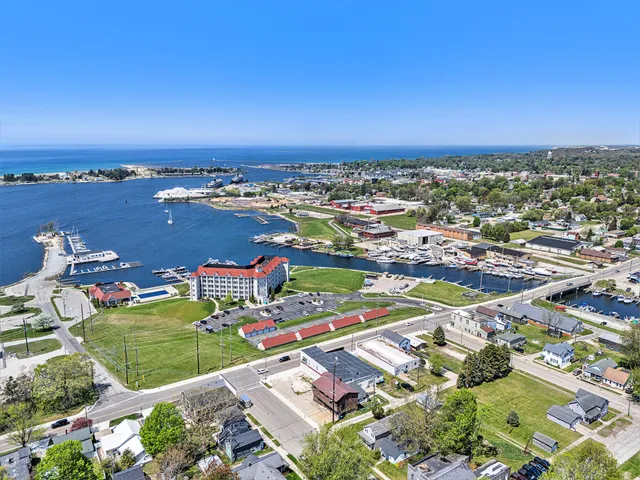 $345,000 | 929 South Washington Avenue, Ludington, MI 49431