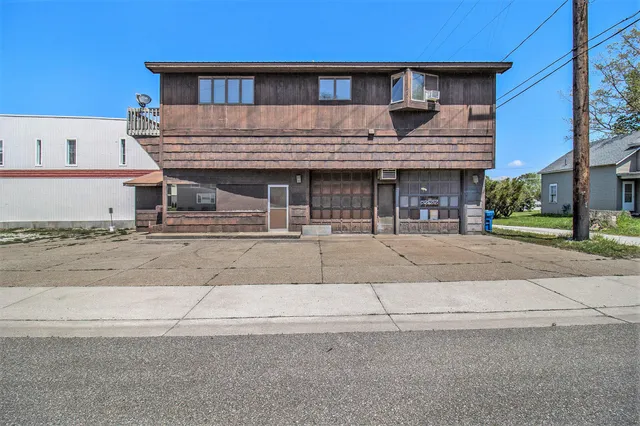 $345,000 | 929 South Washington Avenue, Ludington, MI 49431