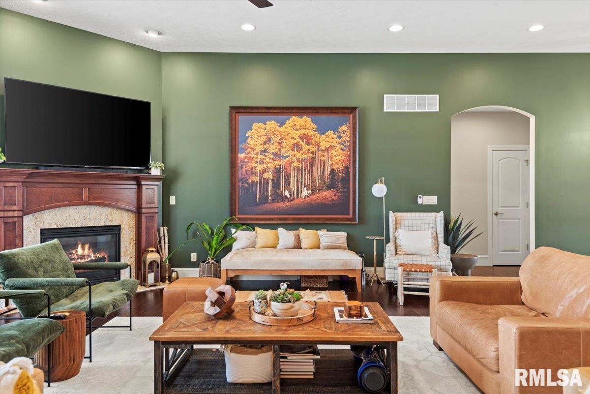 4609 Lynhurst Road Springfield, IL 62711 - Photo 9 of 84