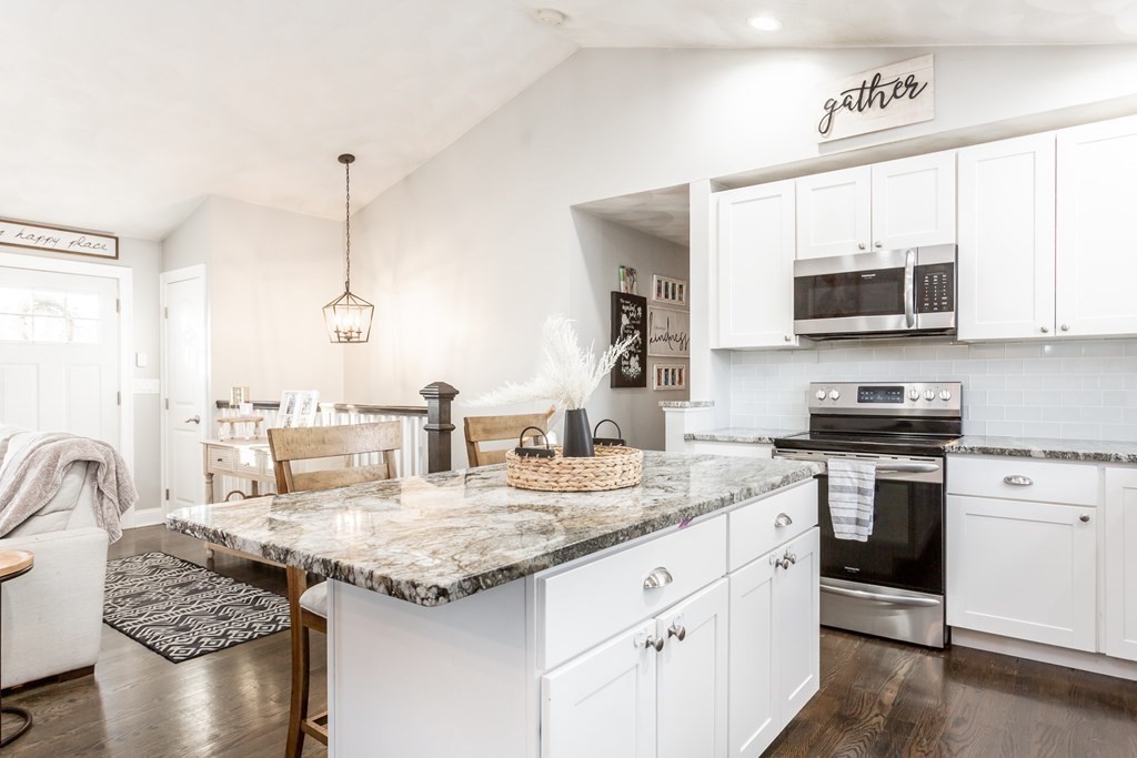 252 Franklin Road Somerset, MA 02726 - Photo 7 of 34 Gallery Image 7