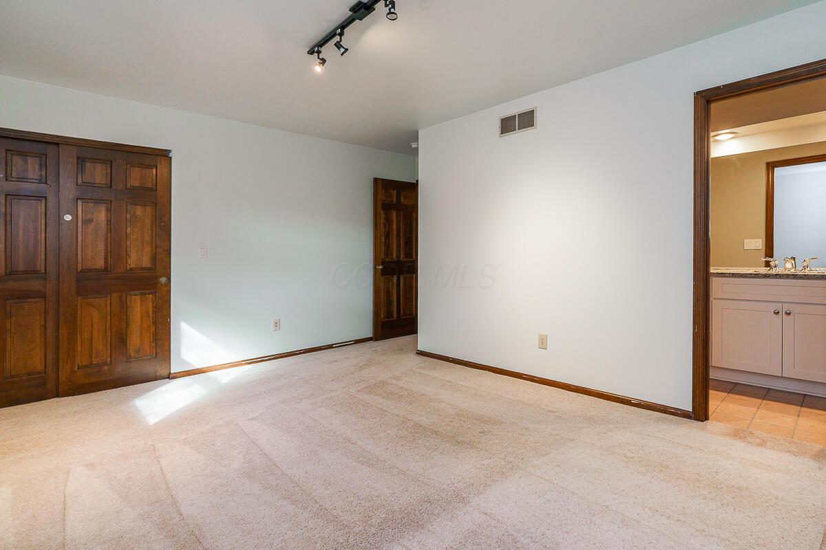 2198 Sandston Road Columbus, OH 43220 - Photo 31 of 39 Ensuite
