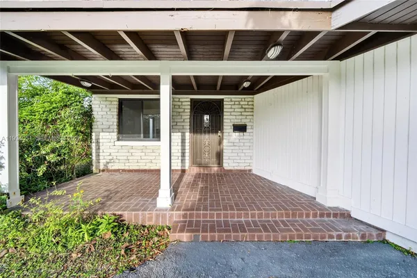 $3,500 | 3255 Southwest 60th Avenue, Miami, FL 33155