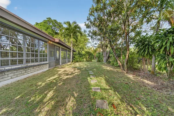 $3,500 | 3255 Southwest 60th Avenue, Miami, FL 33155