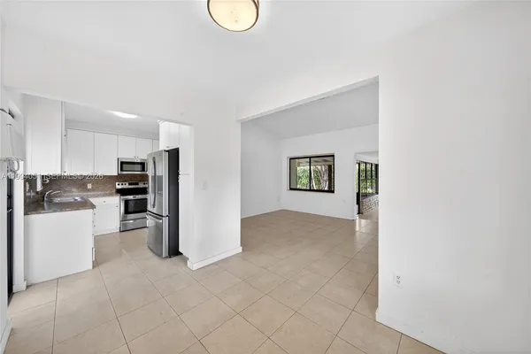 $3,500 | 3255 Southwest 60th Avenue, Miami, FL 33155