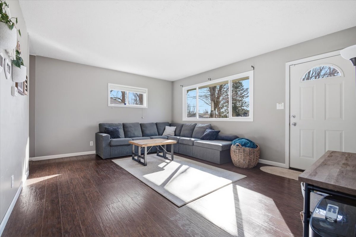 206 North Grove Street Normal, IL 61761 - Photo 5 of 24 a living room with furniture and a window
