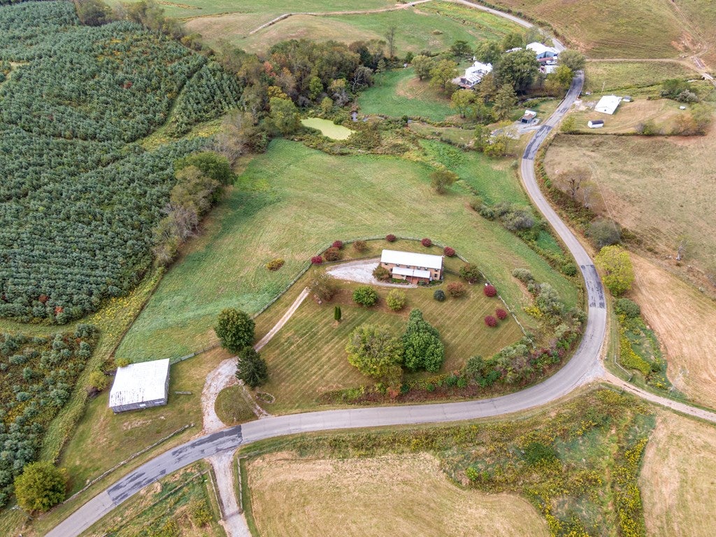 840 Carsonville Road Elk Creek, VA 24326 - Photo 49 of 73 Gallery Image 49