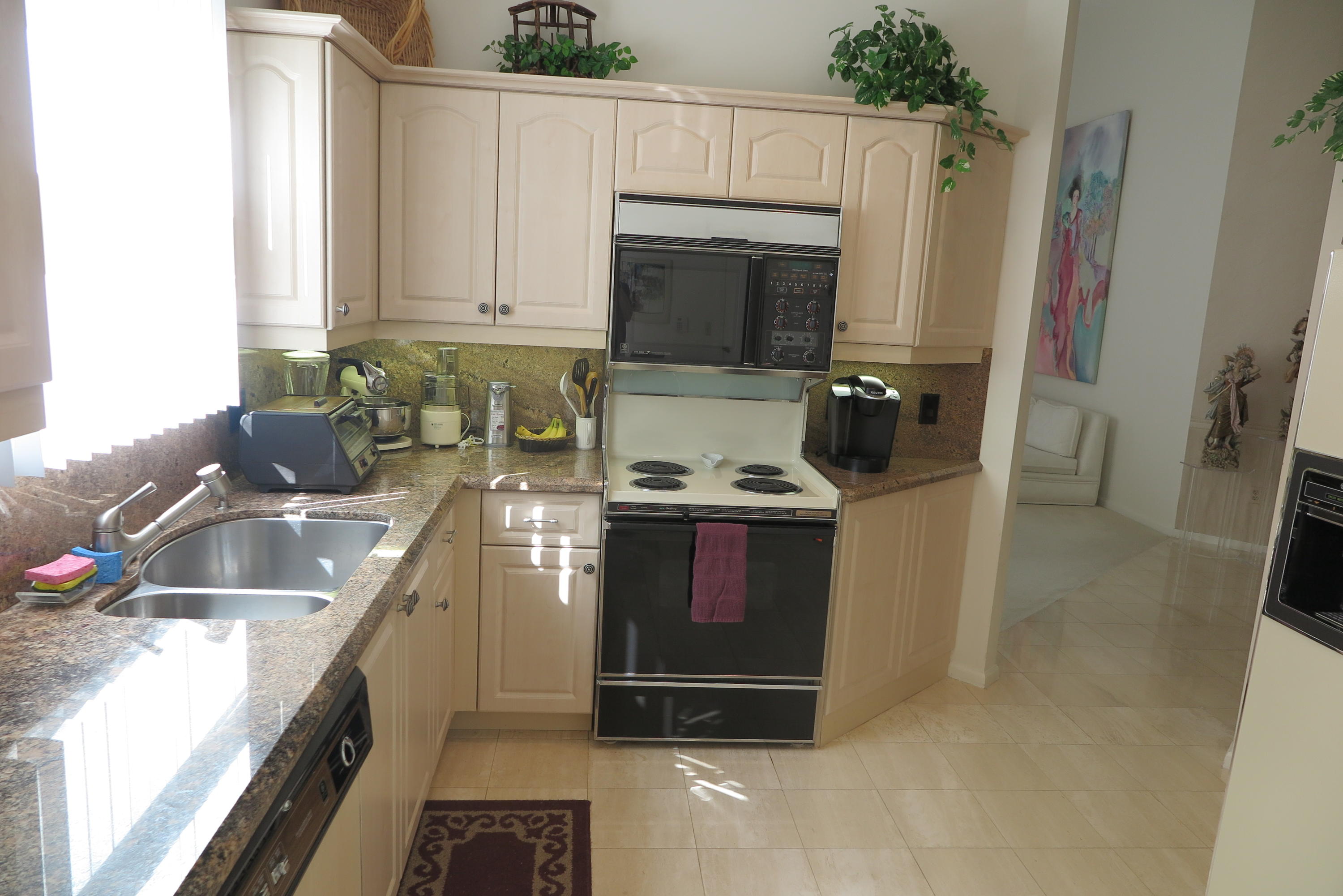 7765 Travelers Tree Drive Boca Raton, FL 33433 - Photo 5 of 18 KITCHEN