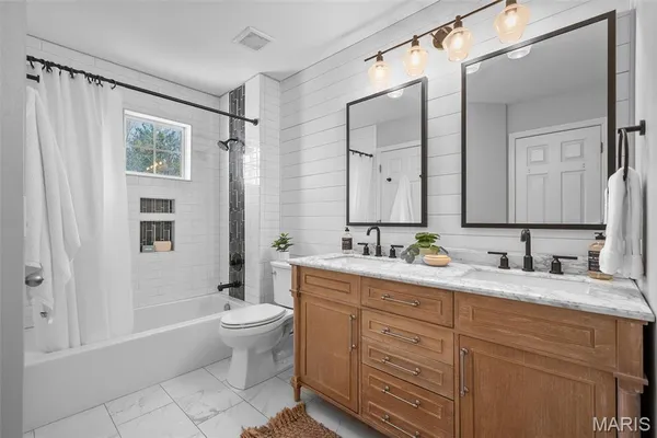 $600,000 | 15927 Forest Valley Drive, Ballwin, MO 63021