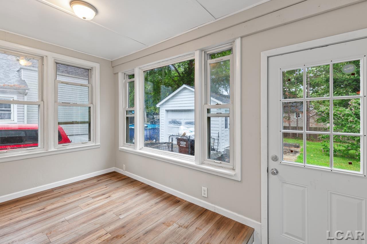 809 North Clinton Street Adrian, MI 49221 - Photo 21 of 28 50151110-0f45313f-9e10-445d-b3d7-d8b9d3a8fa01.JPG