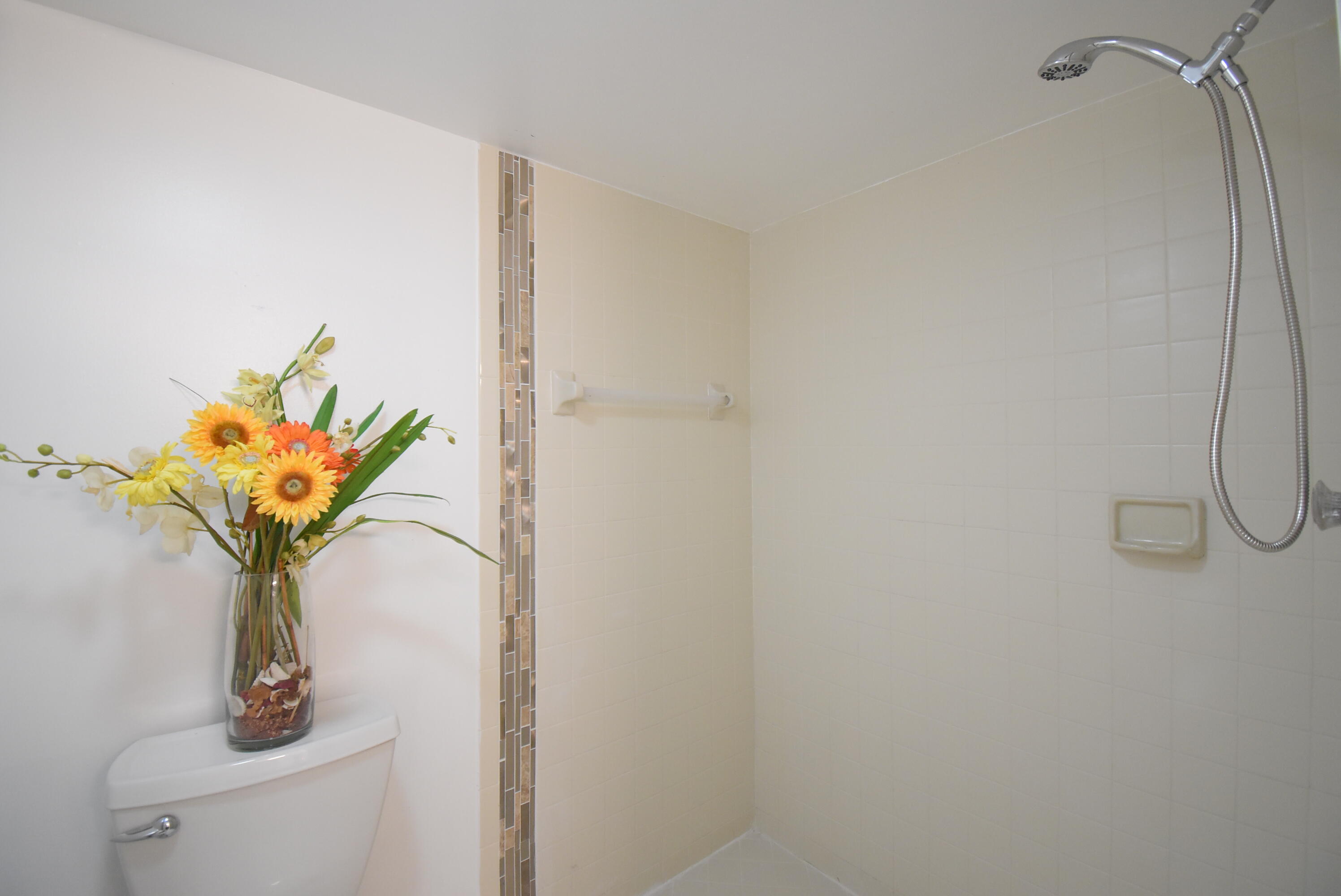 3375 Jaywood Terrace, Unit J103 Boca Raton, FL 33431 - Photo 18 of 32 MASTER BATHROOM