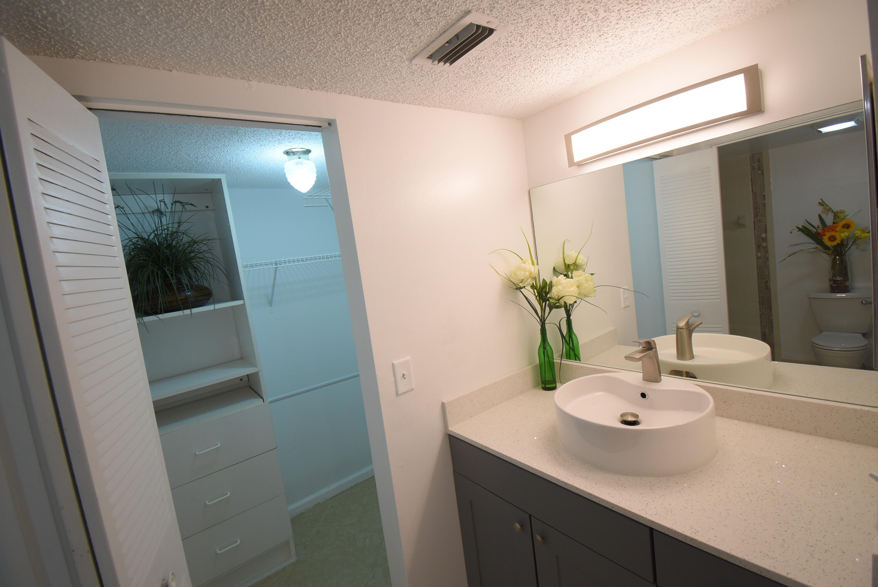 3375 Jaywood Terrace, Unit J103 Boca Raton, FL 33431 - Photo 19 of 32 BATHROOM