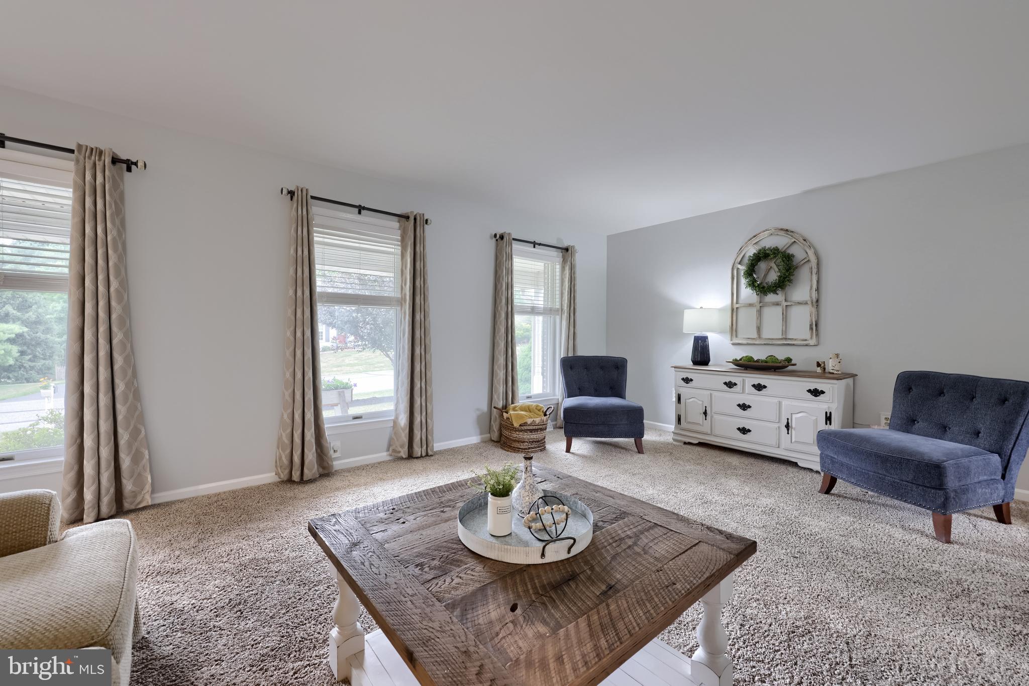 323 Knights Bridge Way Lititz, PA 17543 - Photo 9 of 56 Family room