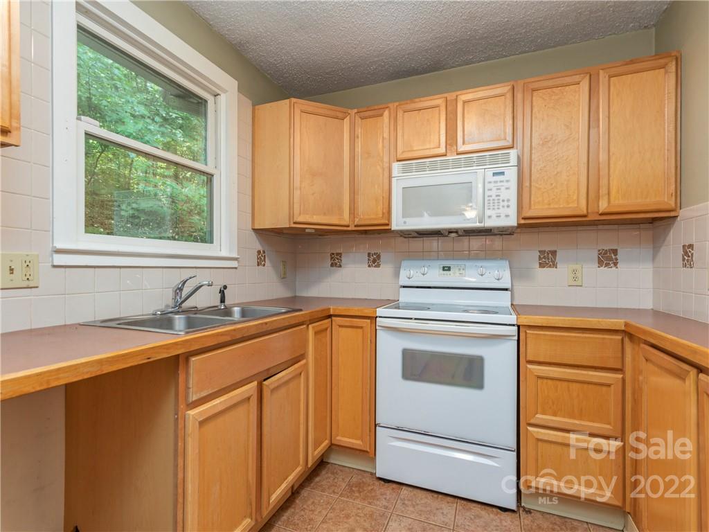 117 Avondale Ridge Road Asheville, NC 28803 - Photo 4 of 17 Gallery Image 4