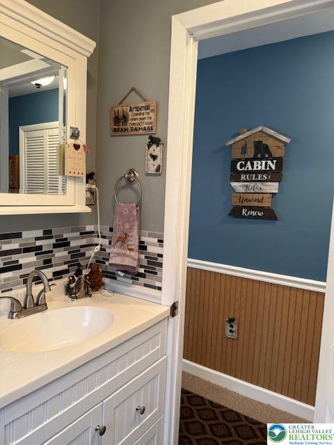 192 Cartwright Road Blakeslee, PA 18610 - Photo 13 of 20 a view of a hallway with seating area