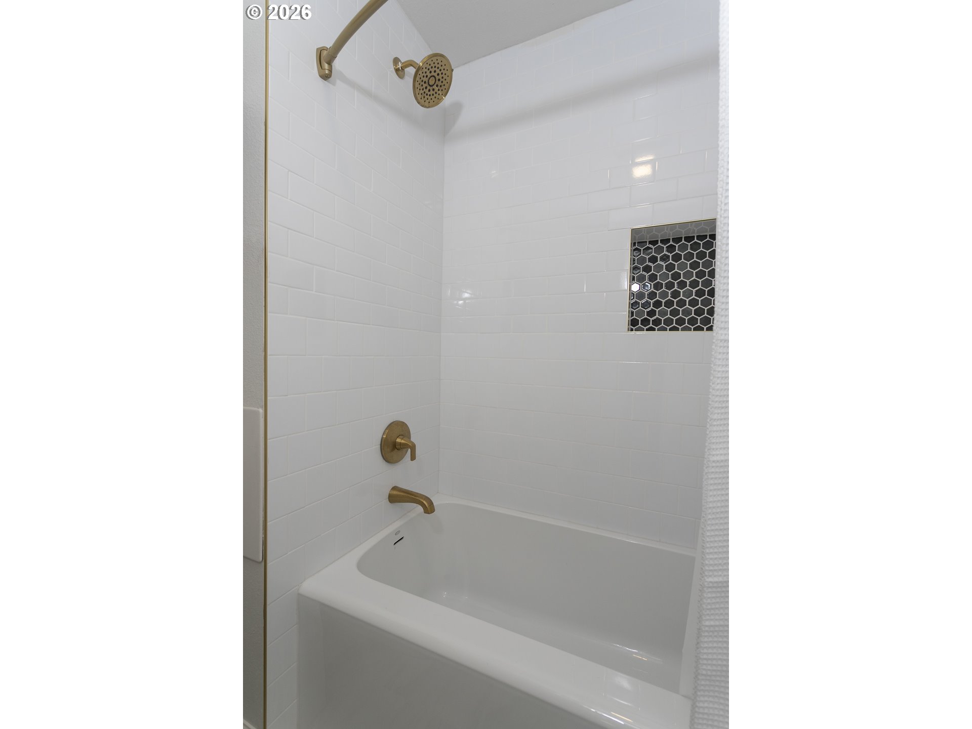 5225 Jean Road, Unit 108 Lake Oswego, OR 97035 - Photo 23 of 39