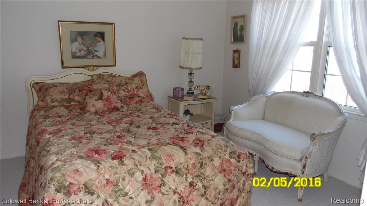 270 Stephens Road Grosse Pointe, MI 48236 - Photo 17 of 23 SAM_1353.JPG