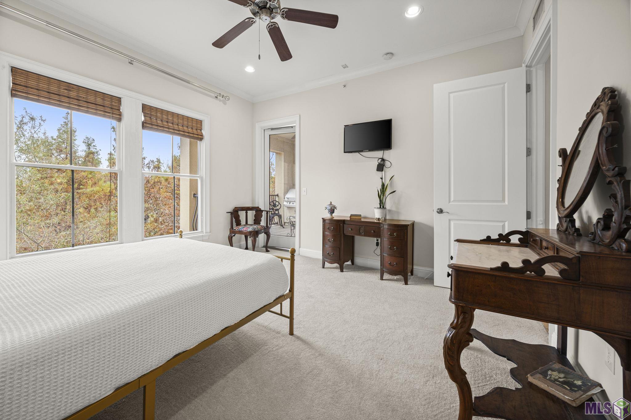 998 Stanford Avenue, Unit 417 Baton Rouge, LA 70808 - Photo 11 of 45 Primary Bedroom