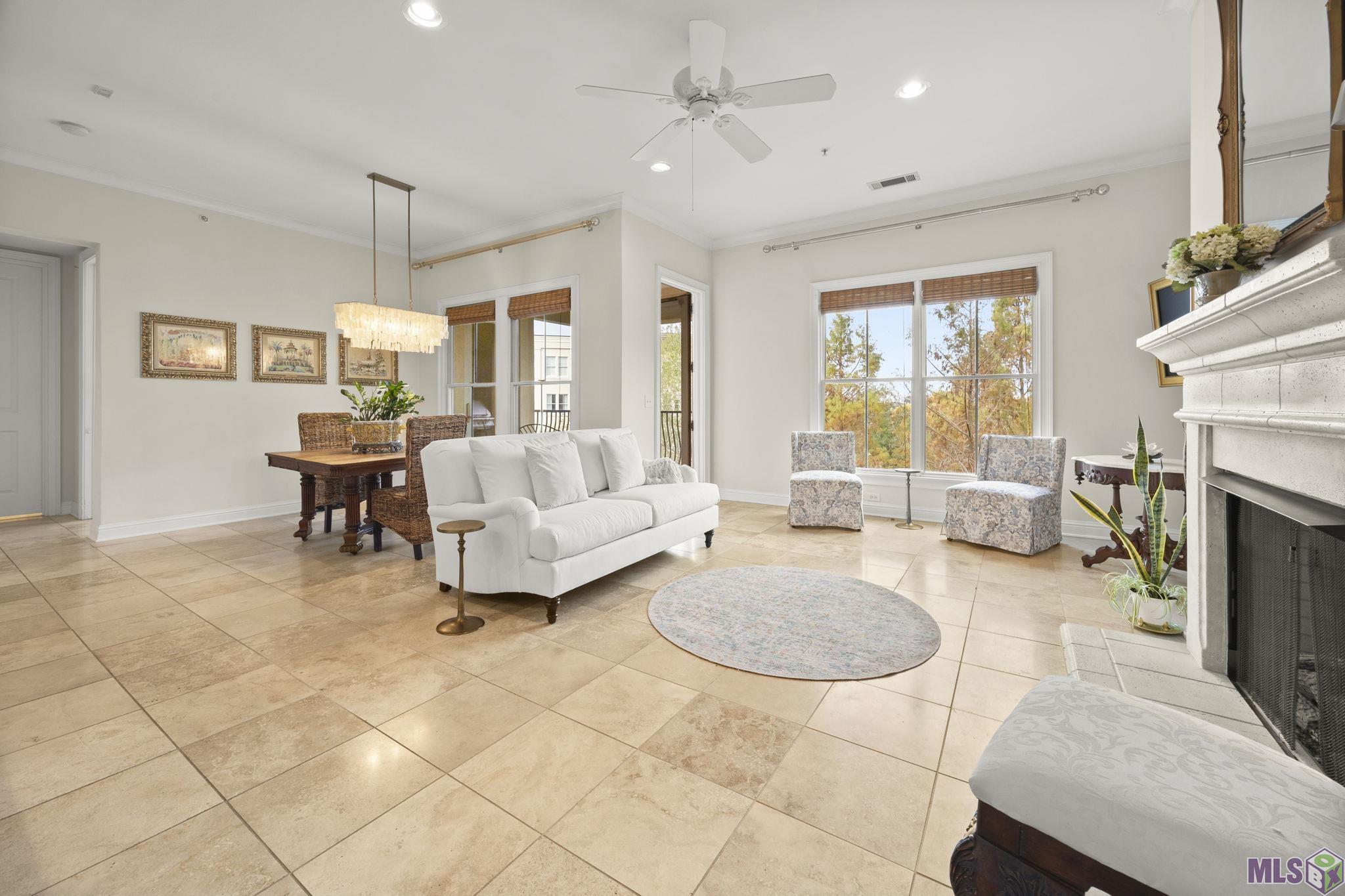 998 Stanford Avenue, Unit 417 Baton Rouge, LA 70808 - Photo 4 of 45 Living and Dining Rooms