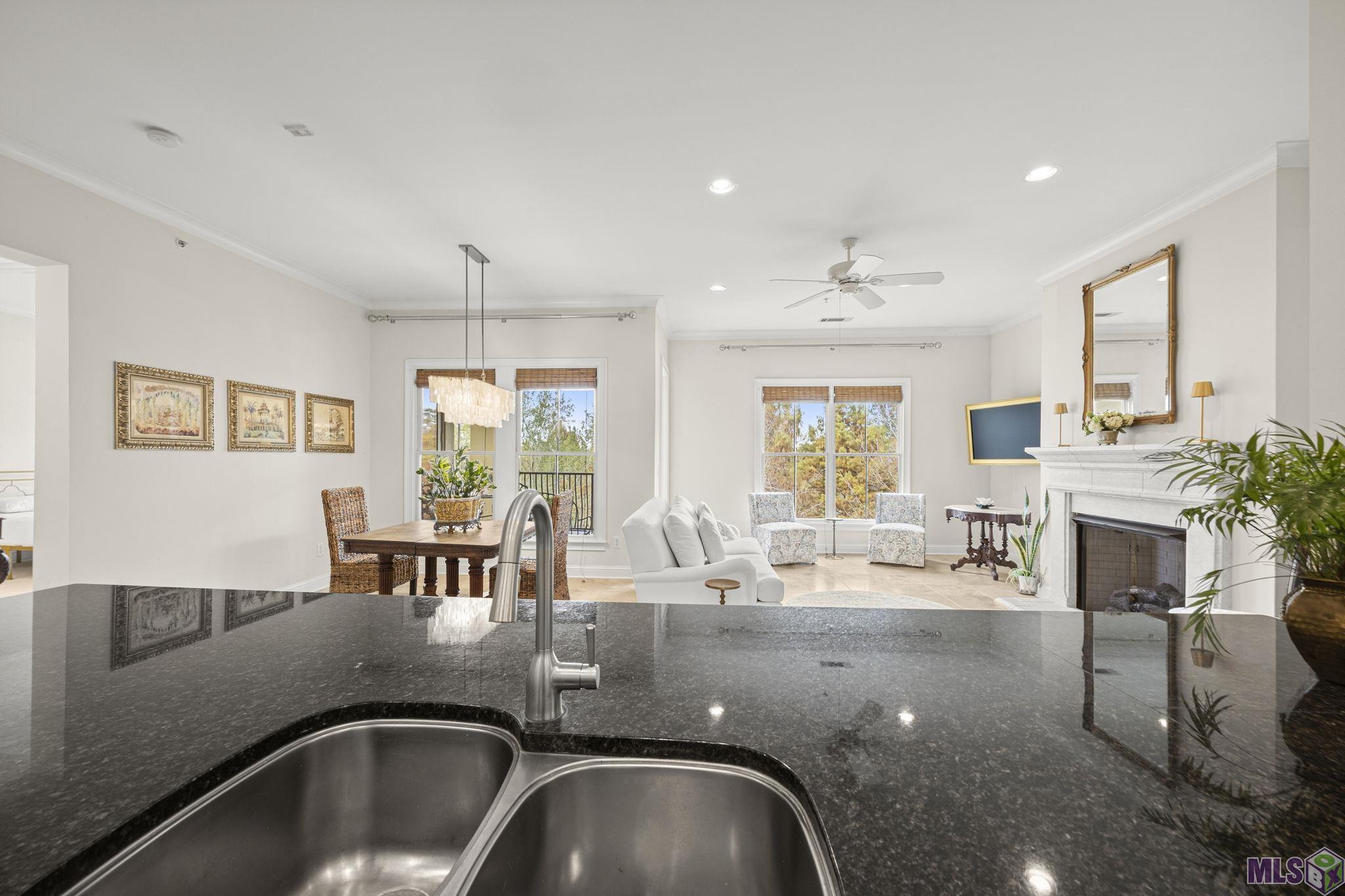 998 Stanford Avenue, Unit 417 Baton Rouge, LA 70808 - Photo 8 of 45 Kitchen