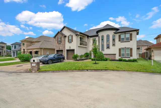 $799,990 | 26006 Carolina Cherry Court, Spring, TX 77389