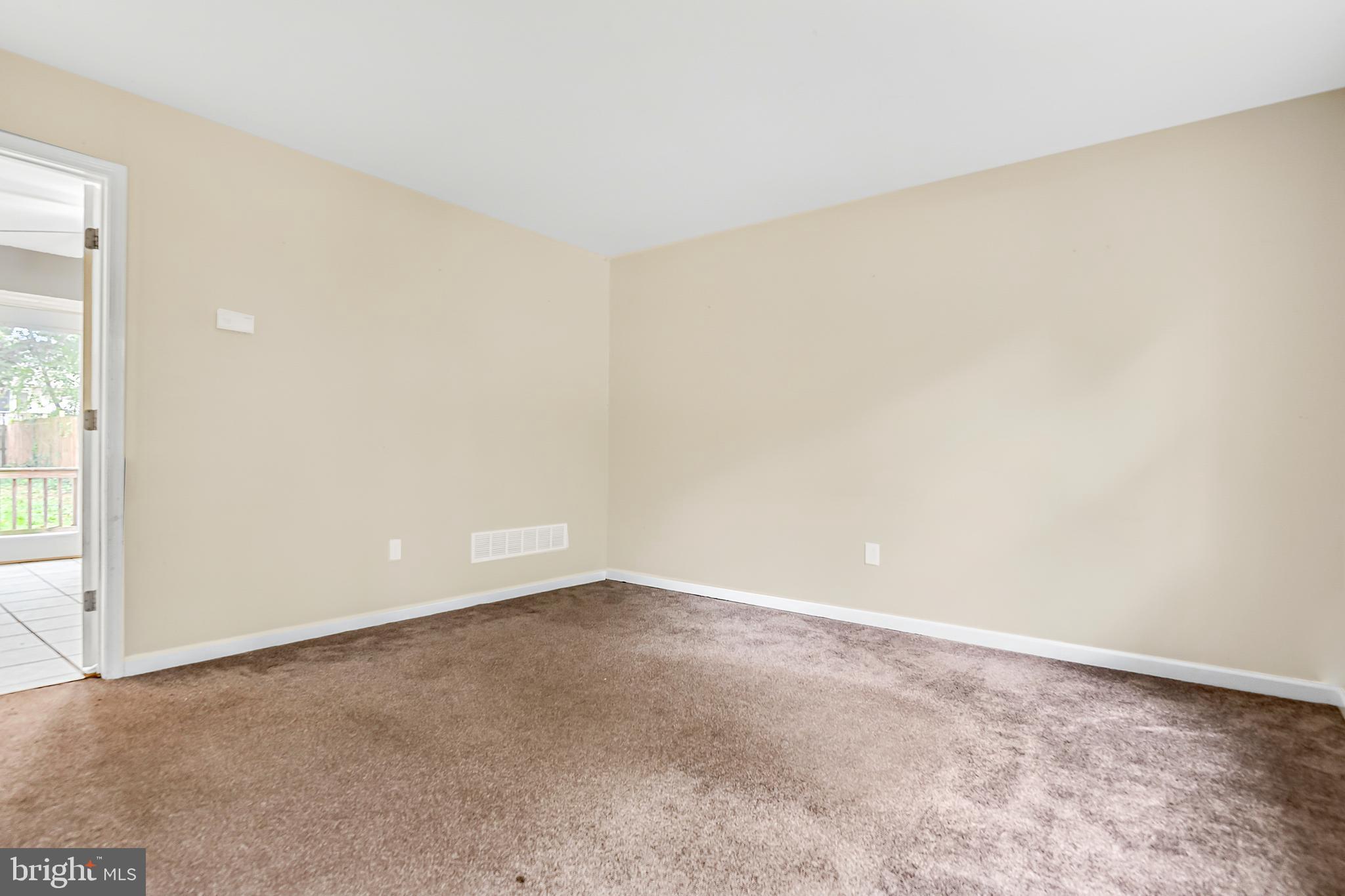 160 Boxwood Road Manchester, PA 17345 - Photo 3 of 19 Gallery Image 3