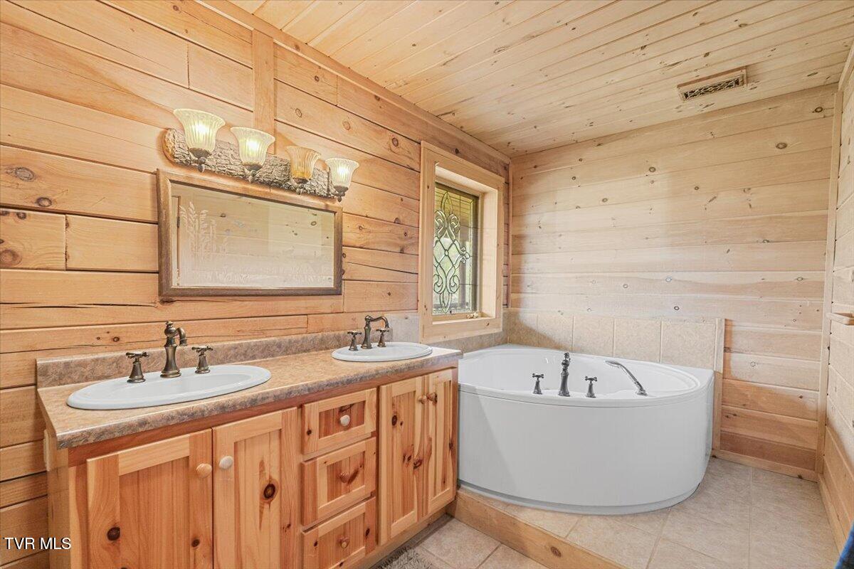 460 Lowell Jones Road Piney Flats, TN 37686 - Photo 40 of 101 36-128A0744