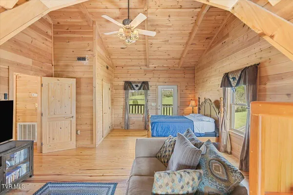 $1,690,500 | 460 Lowell Jones Road, Piney Flats, TN 37686