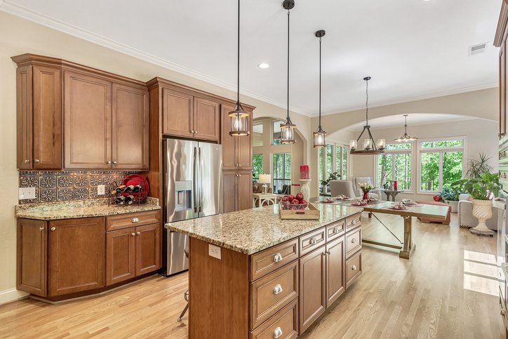 402 Boaters Row Fair Play, SC 29643 - Photo 15 of 50 This spacious kitchen offers an open-concept design, perfect for daily living and entertaining.