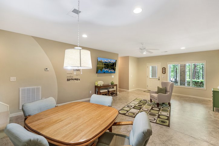 402 Boaters Row Fair Play, SC 29643 - Photo 26 of 50 This versatile living area offers ample space and abundant natural light.