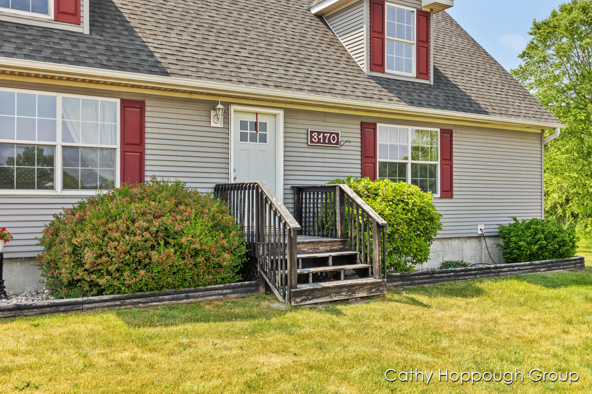 3170 Bradford Road Ionia, MI 48846 - Photo 3 of 51 IMG_1003